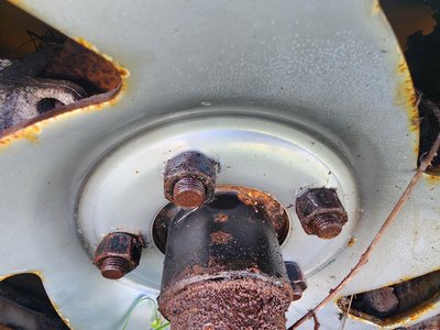 rusted lug nuts